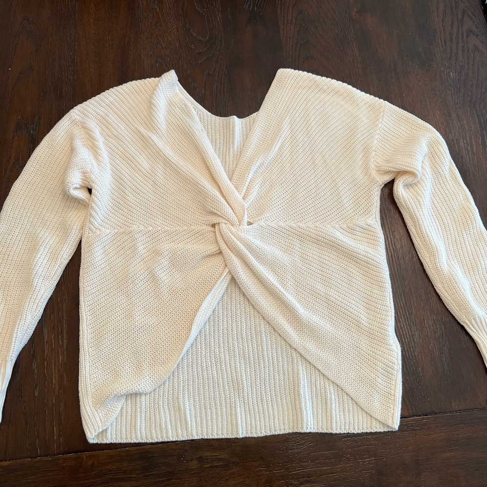 NWT - Beautiful Open Back Sweater. Gorgeous stitching throughout. Size MED